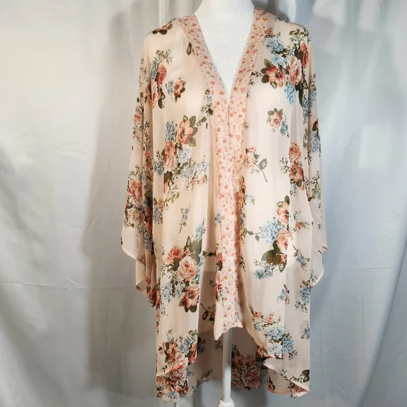 Band of Gypsies Size M/L Floral with Pink and Cream - Picture 1 of 3